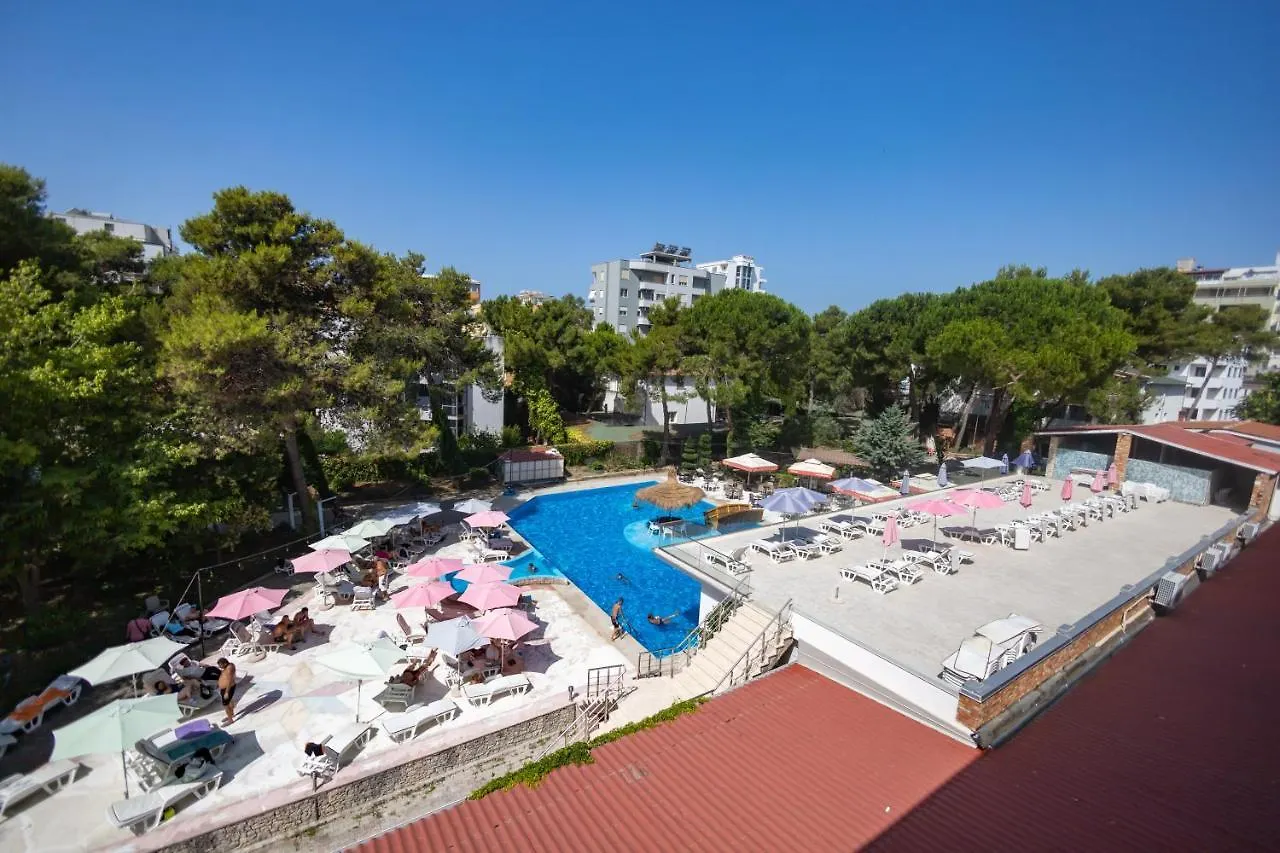 ***  فندق Metropolis Palace دراس ألبانيا
