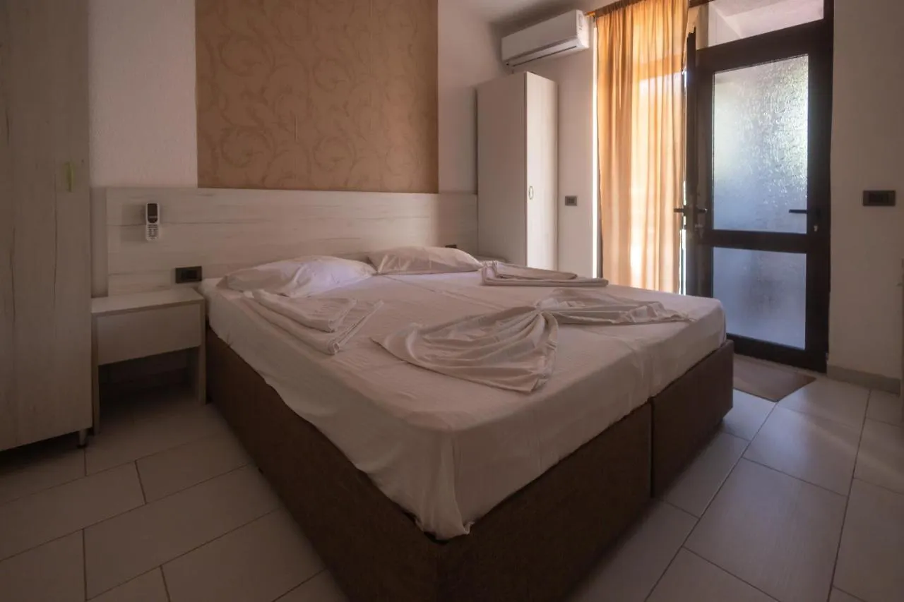فندق Metropolis Palace دراس
