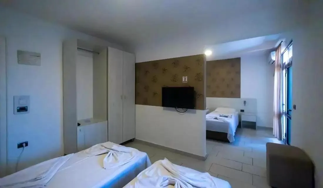 ***  فندق Metropolis Palace دراس ألبانيا