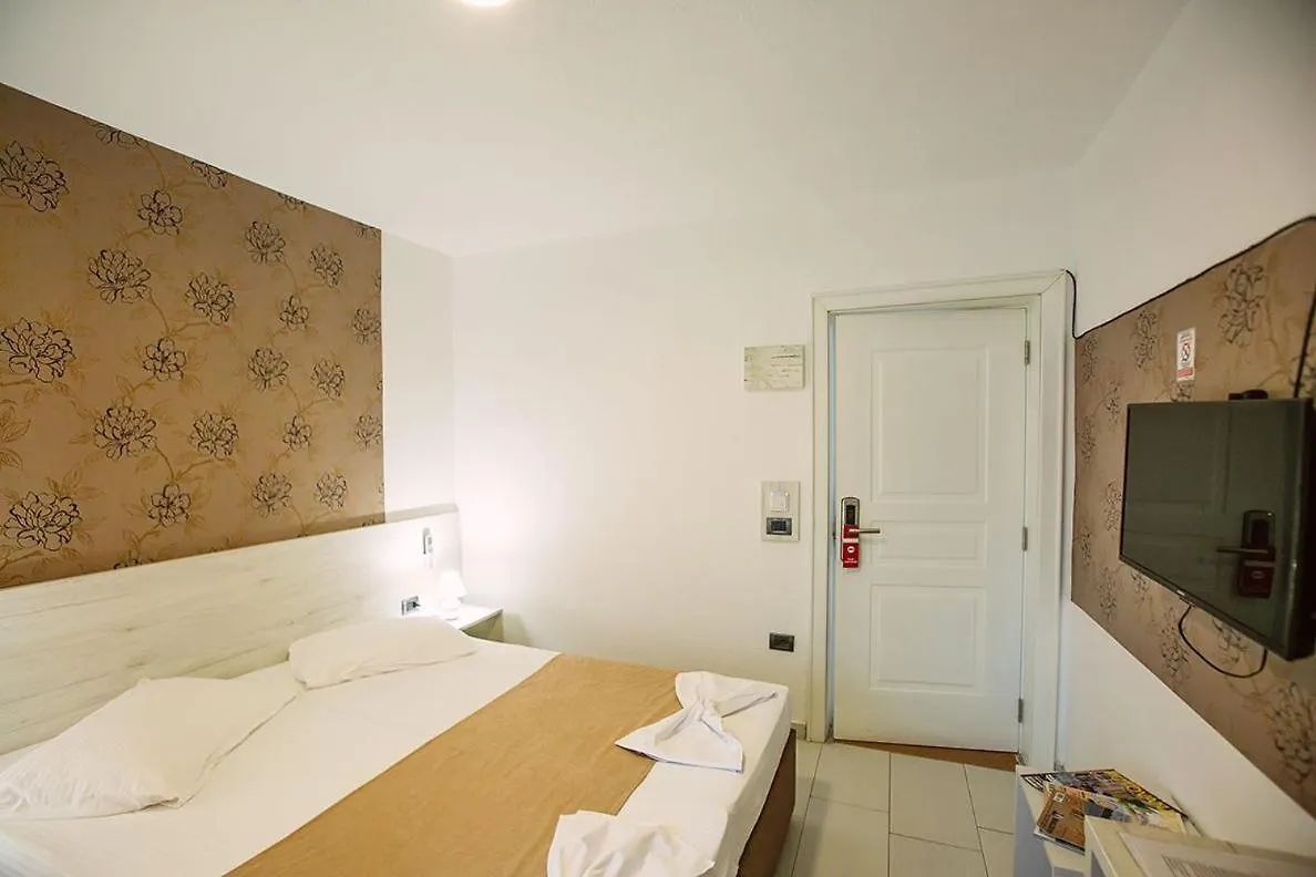 فندق Metropolis Palace دراس 3*,  ألبانيا